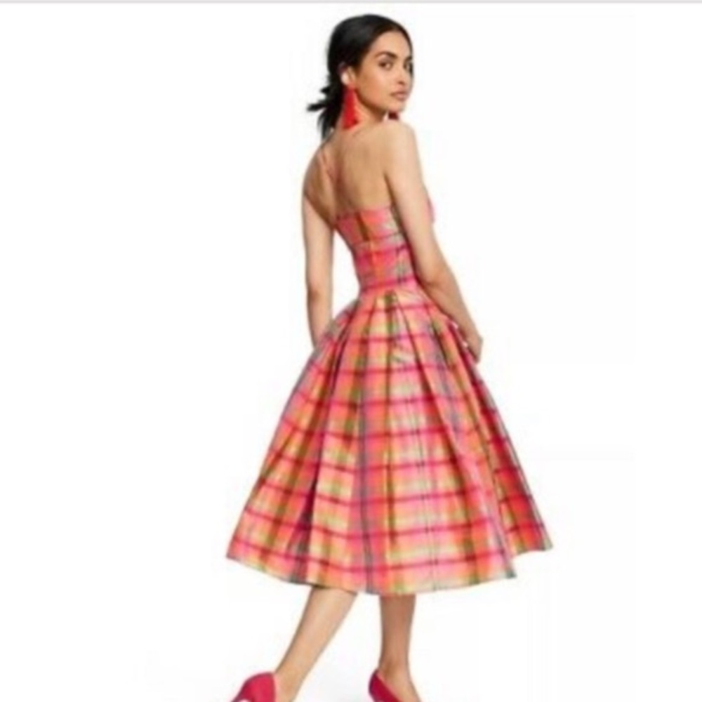 NWT• Isaac Mizrahi Sleeveless V-Neck Silk Dress